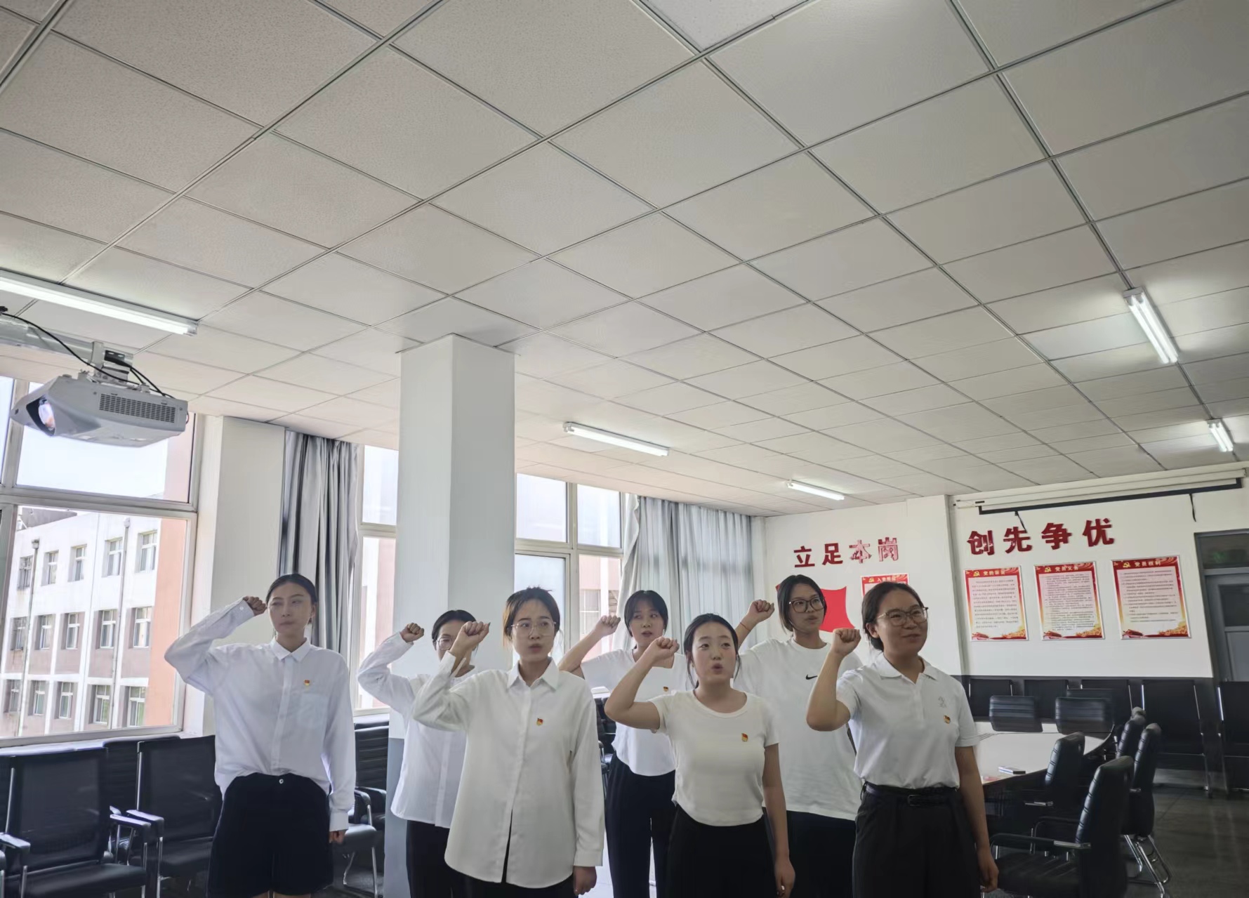 b24faf77eecd4d7d9de83d7614ac1c57.jpg 一竞技官网
